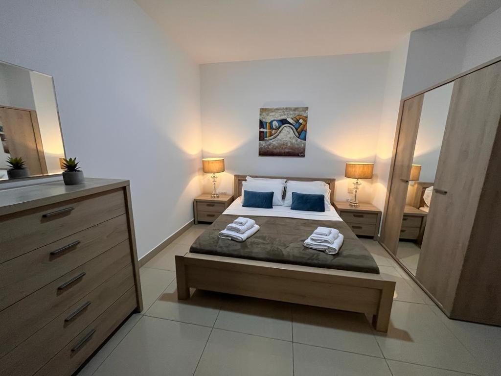 Crimson Court Apartment Is-Swieqi Luaran gambar